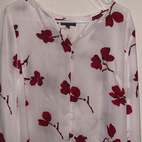 🌹THE LIMITED FLORAL HI-LOW BLOUSE - Picture 2 of 7